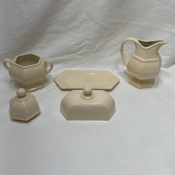 Sugar bowl, creamer & butter dish set - Picture 3 of 7